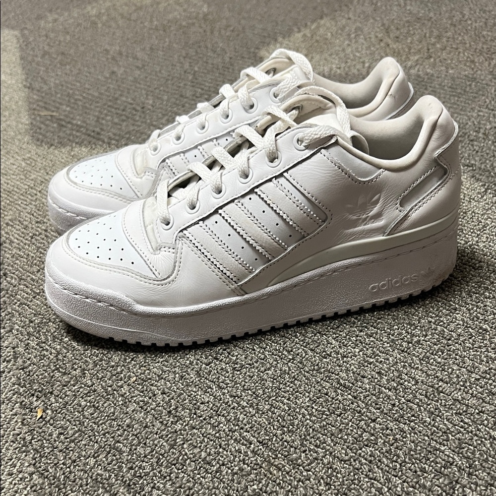Adidas Classic White Leather Sneakers Womens 8.5 NEW